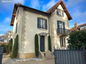 Villa de caractère avec piscine – Parc des Bains
