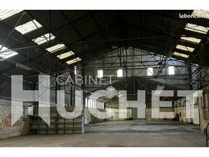 Local industriel 2 450 m²