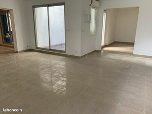 Local d'activité 200M2 location /vente