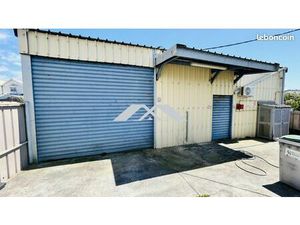 Local 200 m² Saint-Benoît