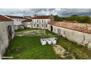 Maison Charentaise avec chais à rénover