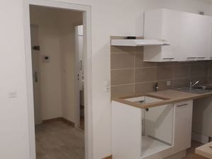 Particulier loue F2 dans quartier calme