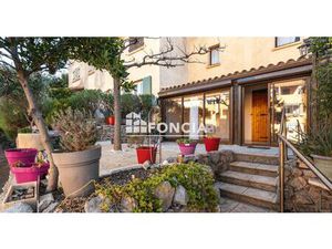 Agréable et lumineux appartement T2/cabine sur le Bas de ST PIERRE LA MER et sa place de p