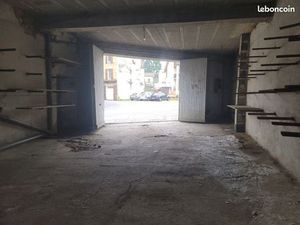 Local / garage / stockage 90 m2