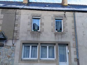 Maison Callac 152 m2 avec 3 chambres et jardin clos