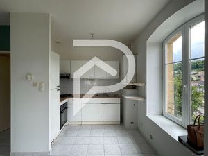 Maisonnette de plain-pied avec place de parking de 20 m².