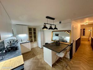 ? Superbe T2 Meublé – Rénové à Neuf – Hyper Centre Historique de Bergerac (Place des Halle