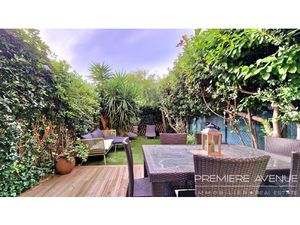 SAINTE MAXIME - STUDIO REZ DE JARDIN / PISCINE
