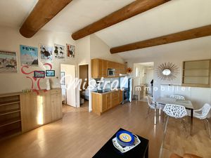 LOCATION APPARTEMENT 2 CHAMBRES AIGUES-MORTES MEUBLé