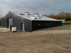 Hangar 400 m2 Guilers