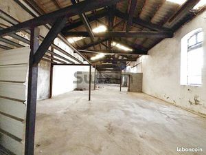Local 313 m² Nîmes