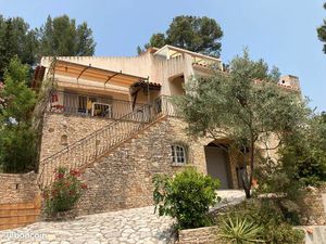 Studio meublé independant