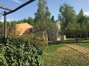 Magnifique Grand T2 Terrasse 52m2 Pays d'Aix Village Provençal dans résidence avec piscine