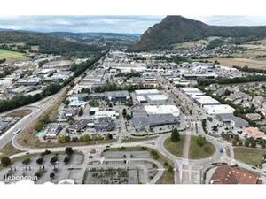 Bureaux 48 m² 1er ETAGE PROXIMITE GRAND FRAIS PARKING CLIMATISATION FIBRE