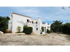 Maison 7 pièces 247 m²