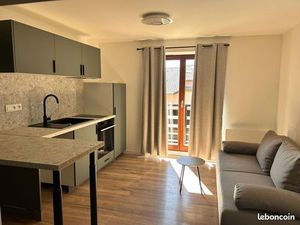 Studio à louer -rénové et meublé