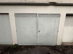 Garage 17m2 dans copropriété fermée
