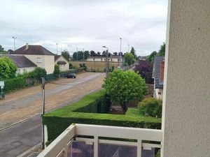 Appartement meublé avec balcon et place de parking privative