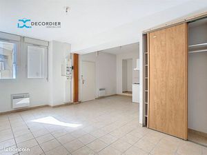 Studio 1 pièce 33 m²