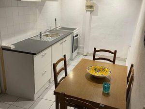 Immeuble rénové 2 lots louer 900 mois