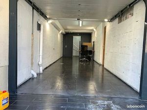 92 Montrouge. Loue local/box sur rue de 28 m2 environ prix 800 CC