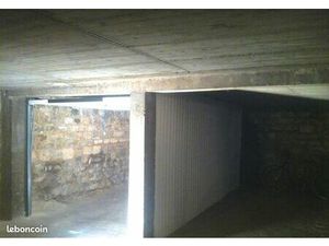 Box parking calme proche Nation