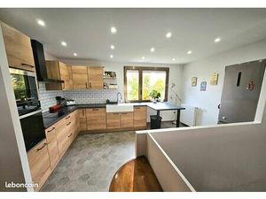 Maison non mitoyenne rénovée – 4 chambres – 150 m2