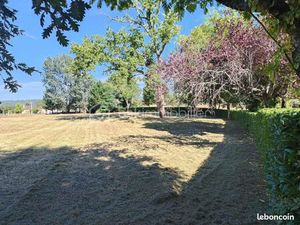 Terrain 3 629 m² Belves