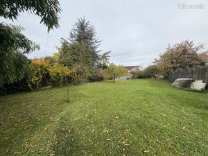 Terrain 1490 m² Sens