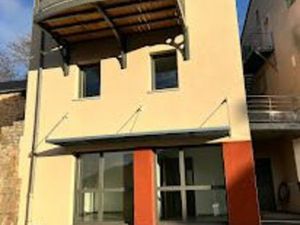 Habitation T4 + local professionnel Neuf RE2020