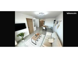 Superbe appartement rénové avec vue Marina & Mer