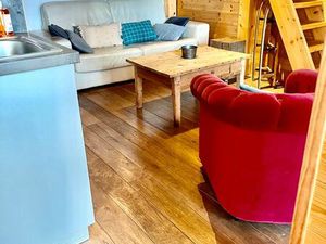 Appartement Rez de jardin  3 chambres  centre village  parking sécurisé en face de la télé