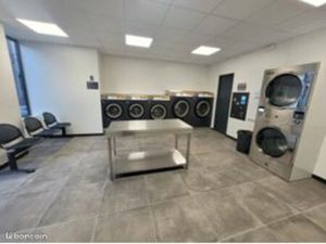 Vends Murs local commercial + Laverie automatique neuve clé en main : 38 m² quartier Sakak