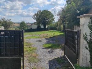Beau terrain a bâtir avec eau courante dessus sur la commune de Marigny en orxois