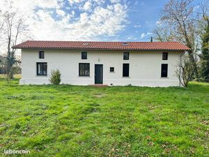 Maison sur terrain arboré calme