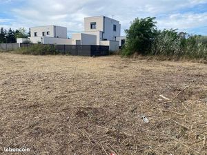 Terrain constructible viabilisé – 575 m² – Sérignan (34410) – Nouveau prix : 165 000