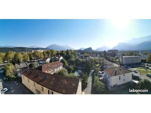 Grand T1 bis en duplex