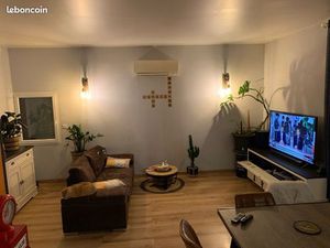 Maison 3 faces avec grand garage