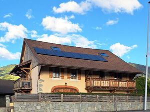 Ancienne bâtisse rénovée avec cour fermée