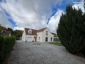 Maison 174m2 8 pièces terrain 783m2