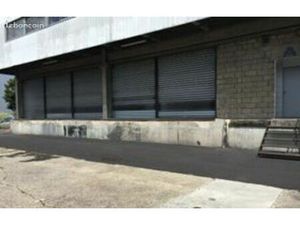 Local industriel 447 m²