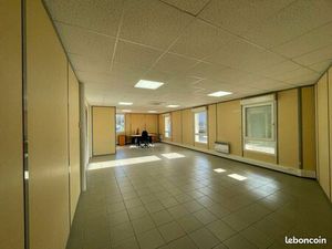 Bureaux 100 m²