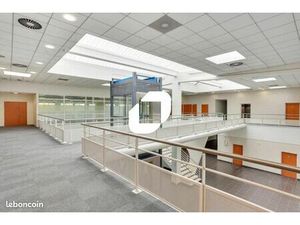Bureau 753 m²