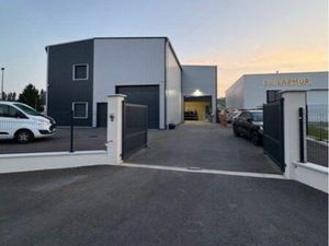 Plateau de 4 bureaux neuf tout compris