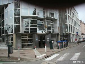 Location Local de Bureau – Hyper centre face à la mairie – 30 m²