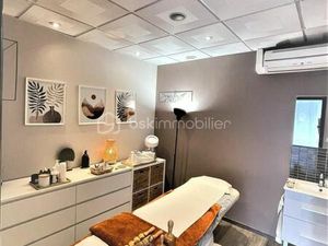 Local esthétique 45 m²