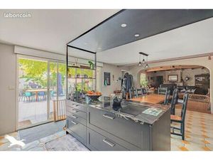 Maison 9 pièces 290 m²