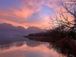 Propriété au bord du lac