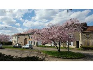 Beau f3 beuveille 93m2 700 euros