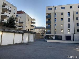 Garage 13 m² Valence